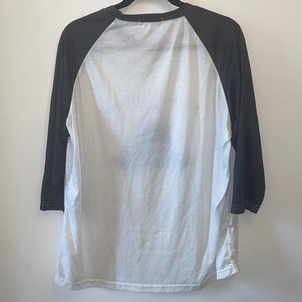 NWOT Just a Girl Who Loves Sharks 3/4 sleeve tee - Picture 4 of 4